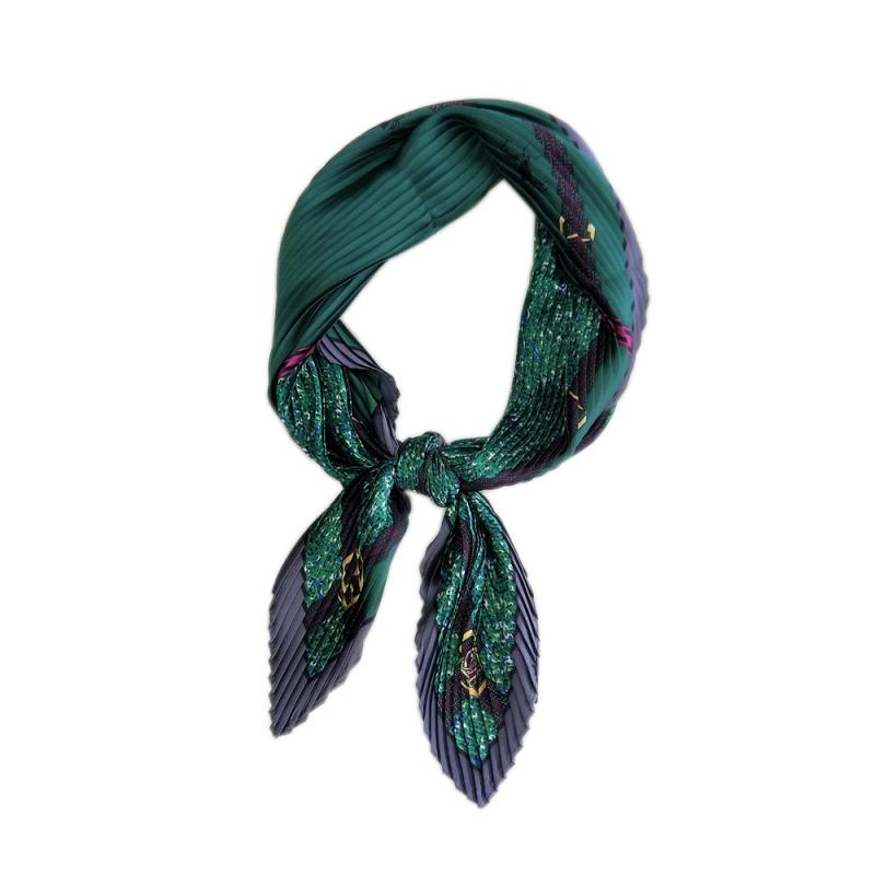 スカーフ レディース 春秋 夏 花柄 プリーツ 小さい スクエア バンダナ 首元おしゃれ コーデ アクセント