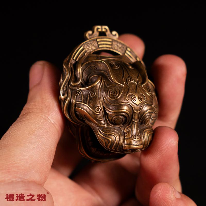 真鍮 キーホルダー 虎 頭 鈴 ペンダント 銅 装飾 工芸品 プレゼント シンプル レトロ おしゃれ チャイナ風 小物 オーナメント 飾り