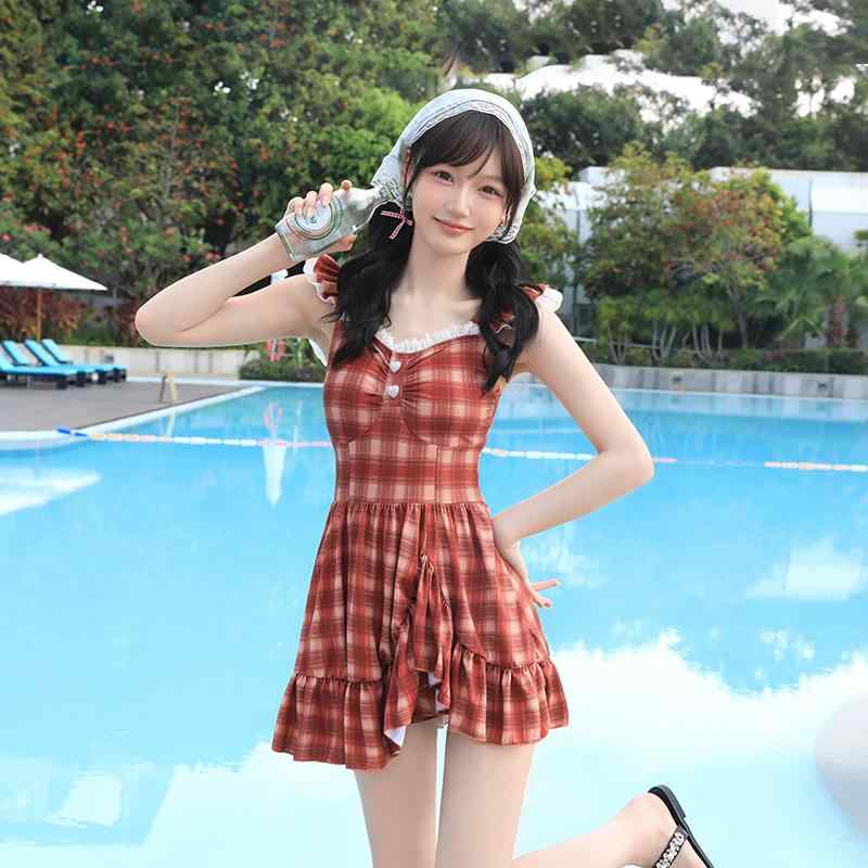 水着 かわいい レディース 大人 ワンピース 大きいサイズ オールインワン 体型カバー 胸パッド ノンワイヤー フリル スカート リゾート 海水浴 ビーチ 温泉 フェミニン ガーリー カジュアル チェック ハート ボタン 装飾 赤