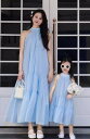 親子 ペアルック ワンピース リンク コーデ お揃い おしゃれ 母娘 レディース ママ キッズ 女の子 ジュニア 夏 シフォン ノースリーブ ロング リボン ティアード ビーチ リゾート 旅行 家族 記念写真 撮影 シンプル カジュアル 水色 ピンク 紫