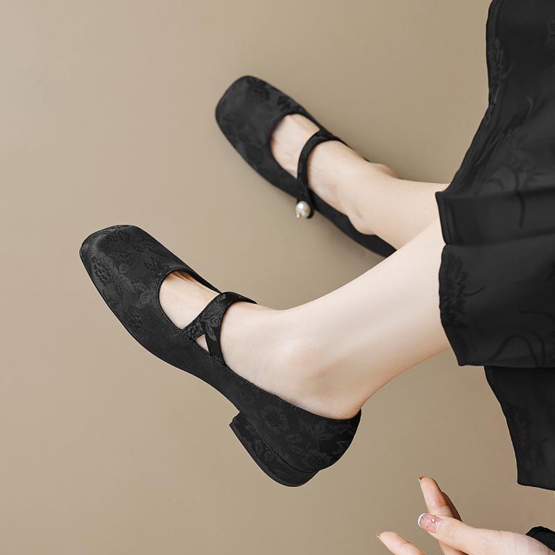 メリージェーン パンプス チャイナ風 レディース サテン スクエアトゥ ローヒール チャンキー ストラップ 刺繍 ソフトソール 滑り止め レトロ おしゃれ 花柄 黒 アプリコット