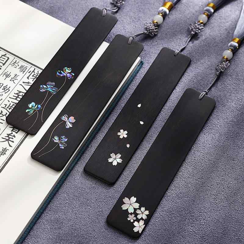 本 しおり おしゃれ 中国風 レトロ 木 ブックマーク シンプル 滑らか 上品 窓 桜 トンボ 柄 タッセル 教師 学生 卒業記念品 文房具 プレゼント 箱