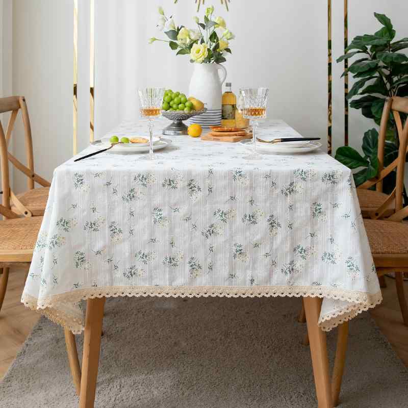 テーブルクロス おしゃれ 花柄 ダイニング コーヒー デスク レース 軽量 カバー 家庭用 普段使い カジ..