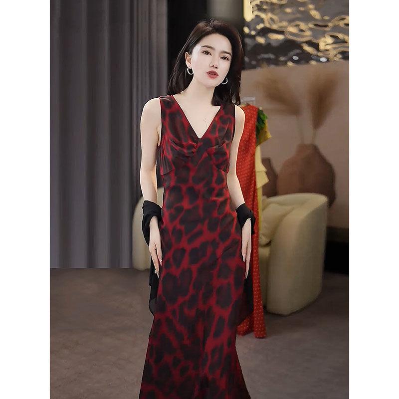 ワンピース レディース おしゃれ フレンチ風 レオパード柄 ノースリーブ ミディアム丈 タイト 細見え 通勤