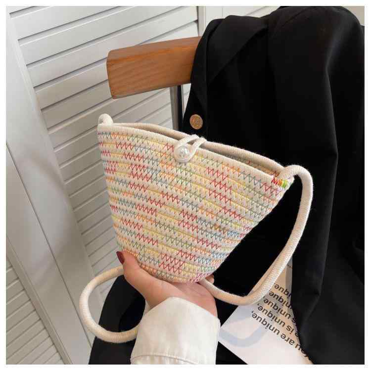 カゴバッグ レディース 夏 ポシェッット ショルダー 斜めがけ パールボタン ビーチ 普段使い かわいい 小さめ シェブロン 赤