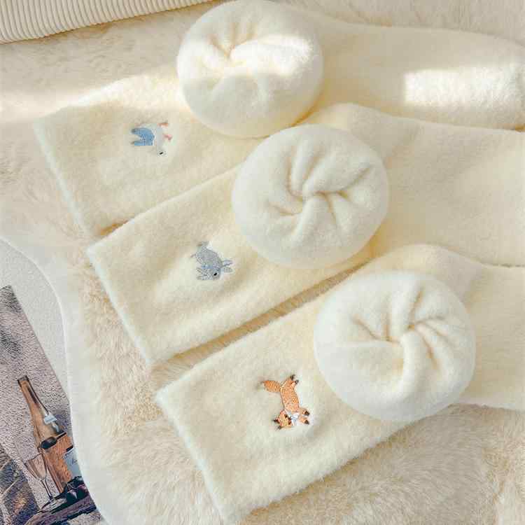 靴下 レディース おしゃれ 秋冬 ミディ丈 もこもこ かわいい キャラクター 防寒 暖かい 厚手 ルームソックス