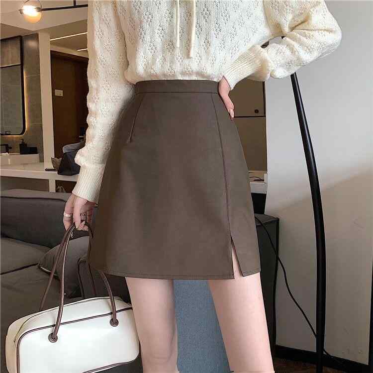 スカート レディース おしゃれ カジュアル 秋冬 ハイウエスト Aライン スリット タイト フェイクレザー ショート 黒 着やせ コーデュネ..