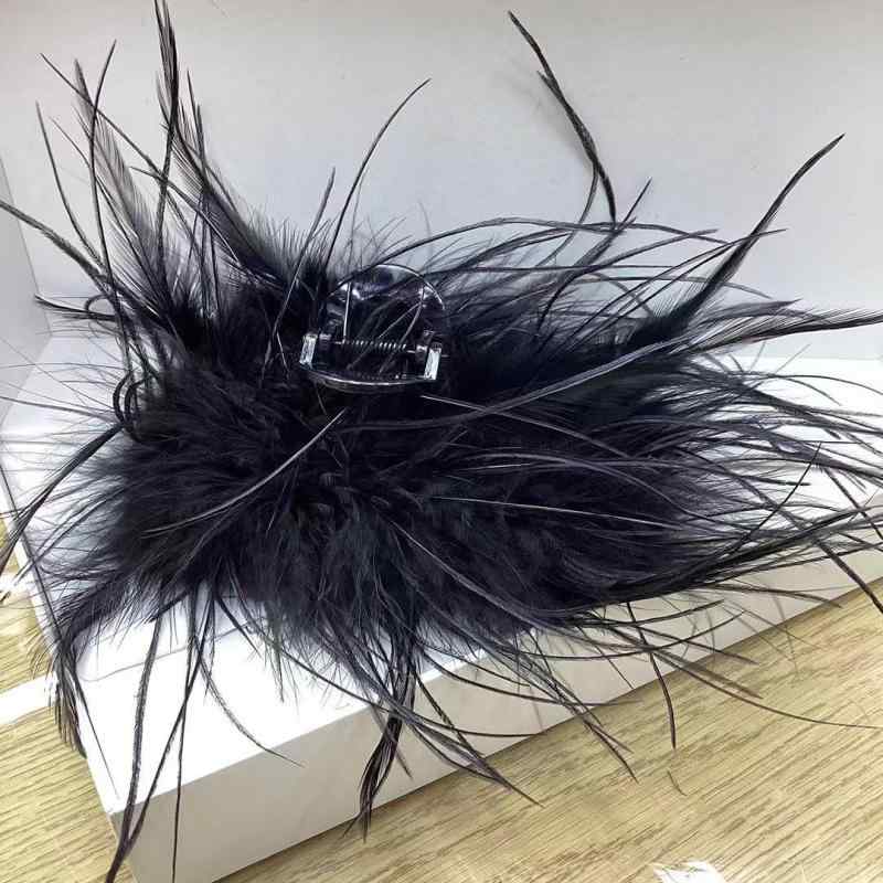 ヘアクリップ ブラック パープル 大きめ 髪留め レディース 秋冬 鴕鳥毛 フェザー 髪飾り シャーククリップ ふんわり ボリュームアップ 上品 おしゃれ