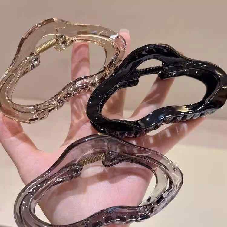 ヘアクリップ 大きめ 夏 シャーク 雲型 きらきら シンプル おしゃれ まとめ髪 髪留め