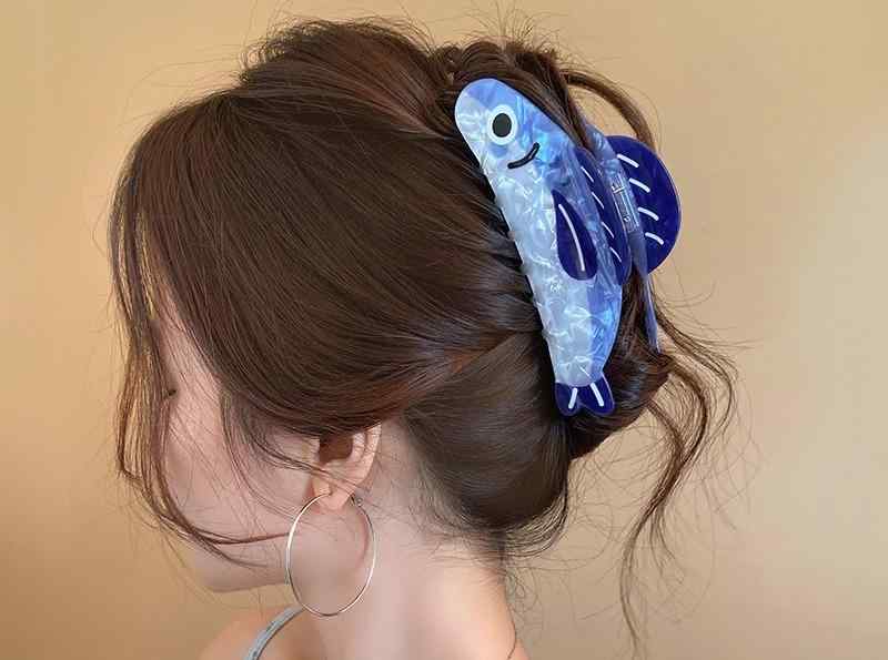 ヘアクリップ かわいい 魚型 イワシ レディース 大きめ 後頭部 まとめ髪 アクセサリー 個性的 カジュア..
