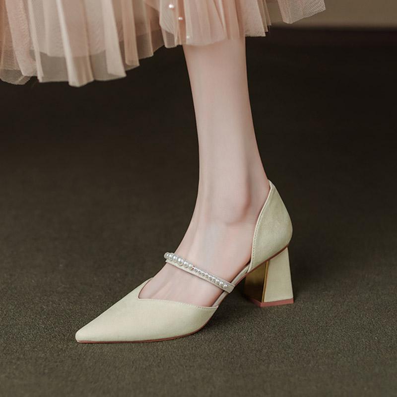 パンプス ストラップ 後付け おしゃれ 黒 アイボリー ビーズ ゴム帯 ヒール 防止 滑り止め 脱げにくい ..