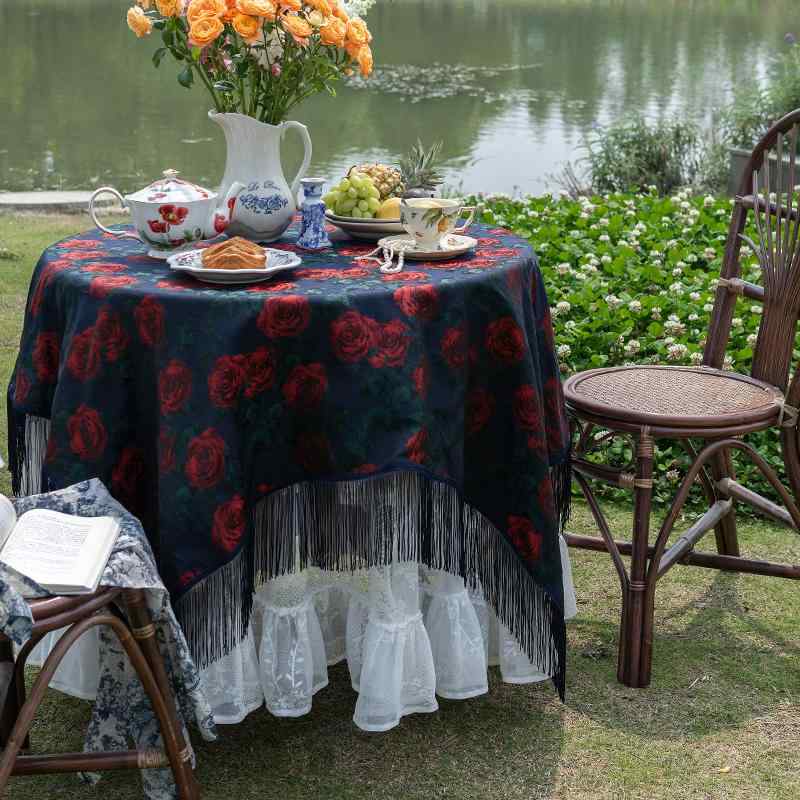 テーブルクロス レトロ フレンチ カントリー調 アメリカン ジャカード 長方形 花柄 黒 白 シンプル エレガント ダイニング インテリア 装飾 フリンジ フリル レース