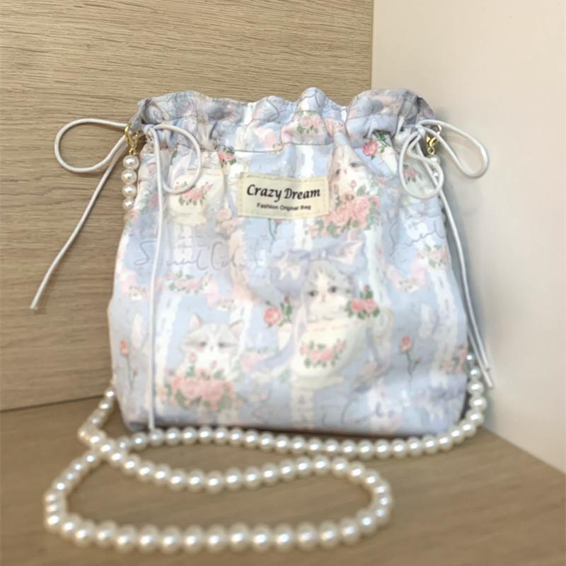 VANESSA BRUNO - ショルダーバック レディース 鞄 斜め掛け 巾着 キャンバス パールストラップ 取り外し 小さめ プリント 普段使い 旅行 かわいい ガーリー 韓国 猫 青