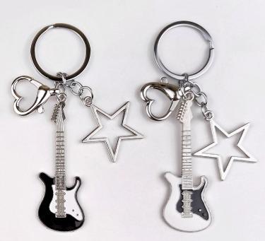 ギター キーホルダー 韓国 メタル 楽器 アクセサリー 鍵 バッグ チャーム メンズ レディース カップル お揃い おしゃれ バイオリン 小さめ 黒 白 ピンク