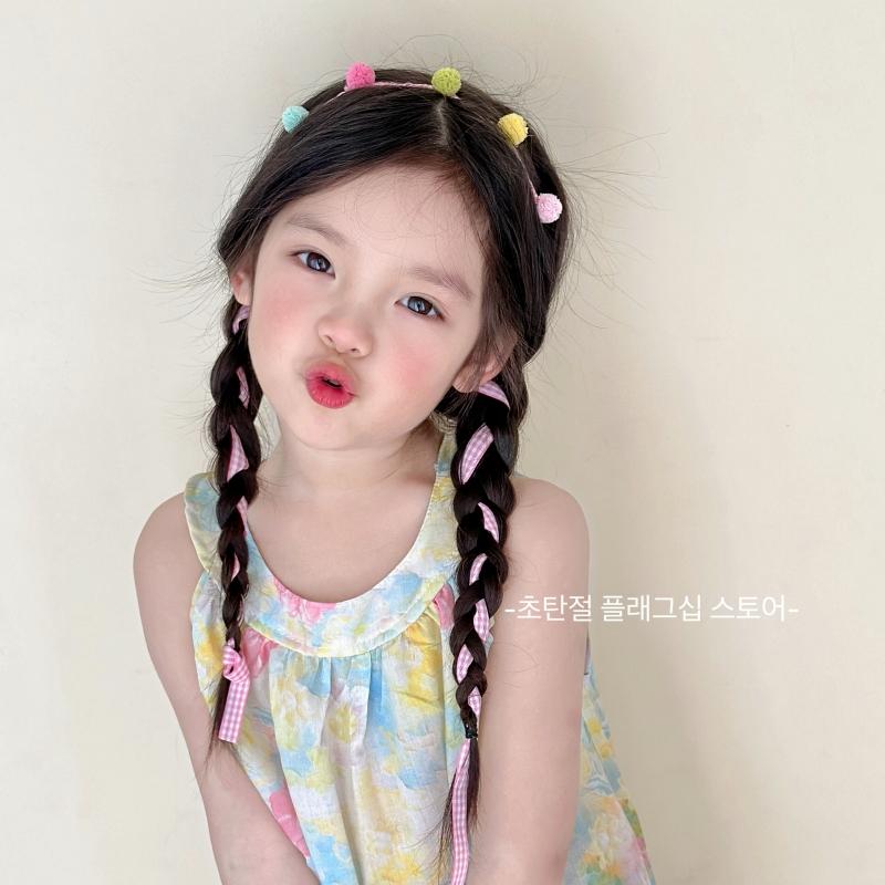 カチューシャ リボン 子供 女の子 編み込み ポンポン ヘアアクセサリー 発表会 パーティー プリンセス ..