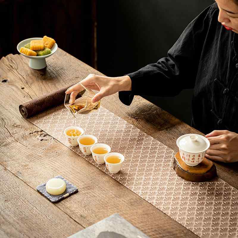 Table Runners - テーブルランナー おしゃれ レトロ ティーマット 和風 クロス 布 インテリア デコレーション レストラン 普段使い パーティー 食事 両面 模様 ジャガード 柄 緑 アイボリー 茶色