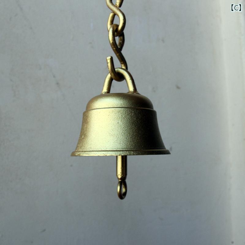 ガーデン オーナメント ドアベル 鋳鉄製 風鈴 学校 中庭 屋外 パティオ 壁掛け 吊り下げ アクセサリー フックチェーン レトロ 手動 黒 ゴールド 錆び色