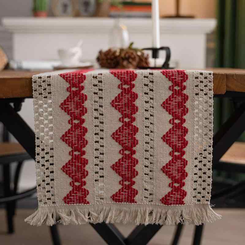 テーブルランナーおしゃれ クロス 柔らかい ホーム パーティー フラッグ 綿麻 フリンジ アメリカン キャビネット ダイニング 編み 透け シンプル ハート 赤 黒 白
