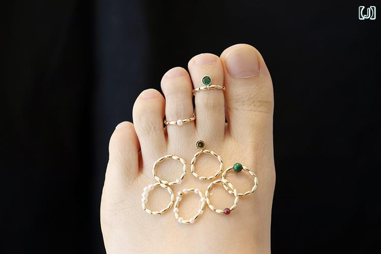 トゥリング ゴールド 女性 小指 シンプル パール ナチュラル おしゃれ おでかけ 普段使い アクセサリー セット 緑 茶色 プレゼント
