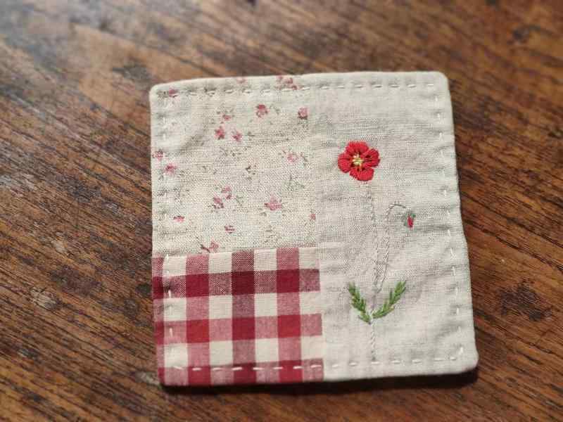 コースター おしゃれ 来客 綿麻 パッチワーク 刺繍 三色菫 雛菊 苔 苔玉 罌粟 風信子 北欧風 花柄 ナチュラル インテリア