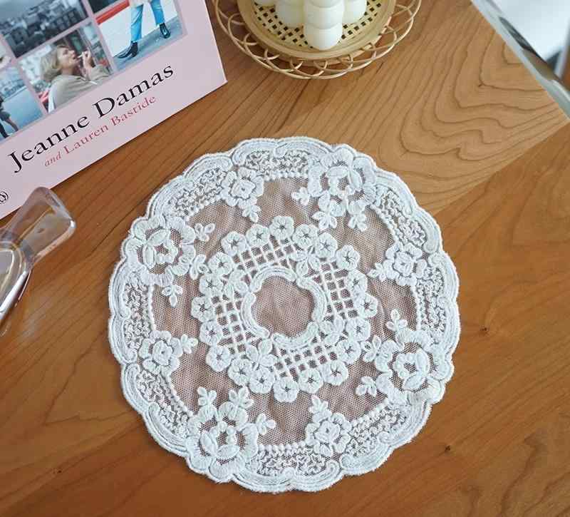 テーブルマット 円形 レース 花柄 フリル 縁取り 装飾 撮影小物 デコレーション ヴィンテージ風 韓国 インテリア