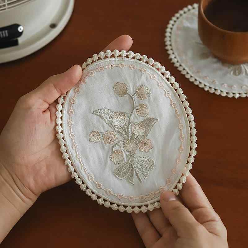 花瓶敷き おしゃれ コースター 鈴蘭 花 刺繍 レース アンティーク調 フレンチ レトロ マット 飾り 防熱 インテリア 展示 透け感