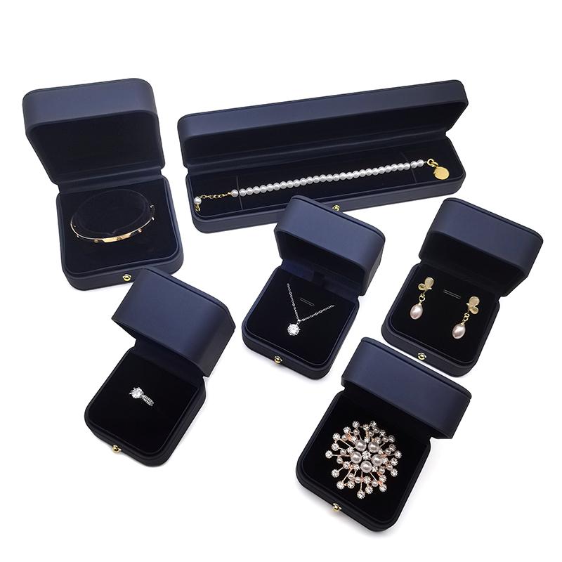 ジュエリーケース コンパクト リング ネックレス ブレスレット 収納 ボックス PUレザー スクエア 持ち運び ギフト プロポーズ シンプル エレガント 青 赤