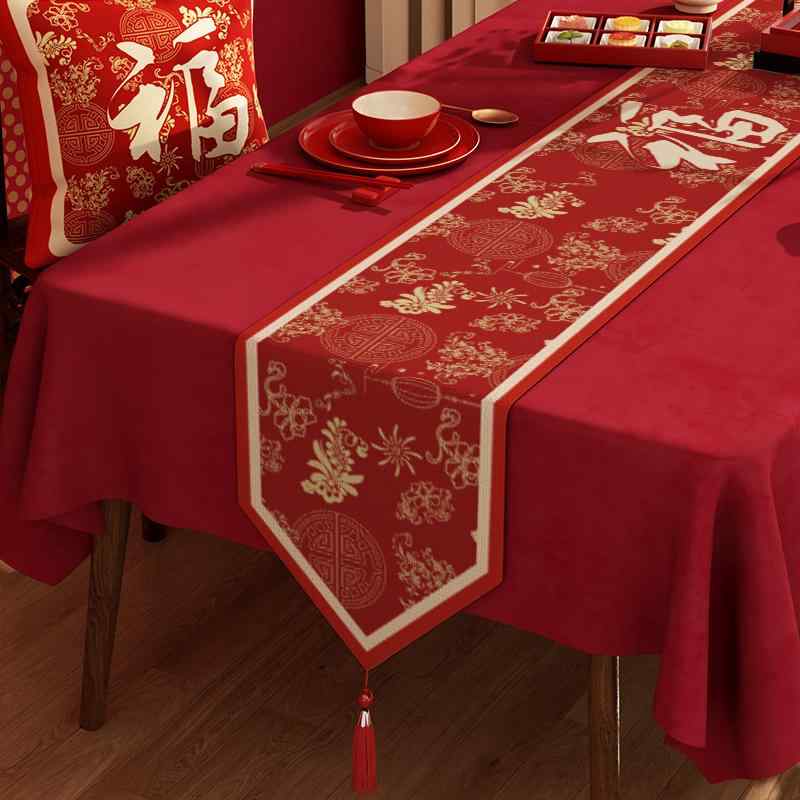 テーブルランナー おしゃれ インテリア 赤 福字 春節 長方形 結婚 お祝い 飾り 中華風 新年 装飾 華やか 伝統 縁起柄