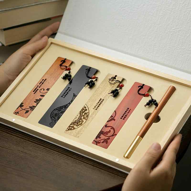 しおり 木製 おしゃれ 彫刻 透け ブックマーク レトロ チャイナ風 お土産 お祝い ギフト ビーズ 紐 装飾 学校 おうち時間 読書 木目 茶色 黒