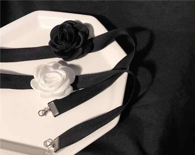 チョーカー レディース おしゃれ モノトーン バイカラー ローズ 花飾り シンプル 上品 ヴィンテージ風 エレガント