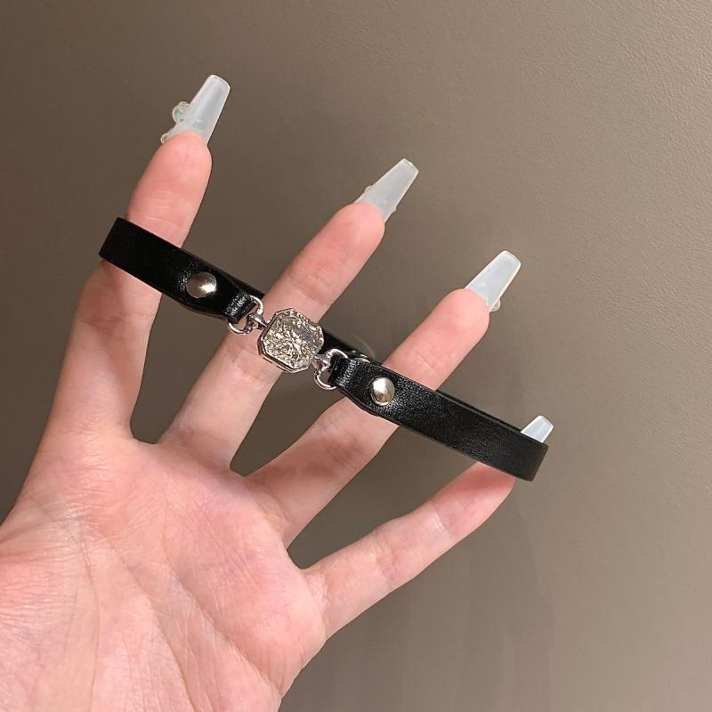 チョーカー レディース おしゃれ 黒 フェイクレザー きらきら ストーン Y2K 甘辛 ミックス ネックレス 首輪 ヴィンテージ風