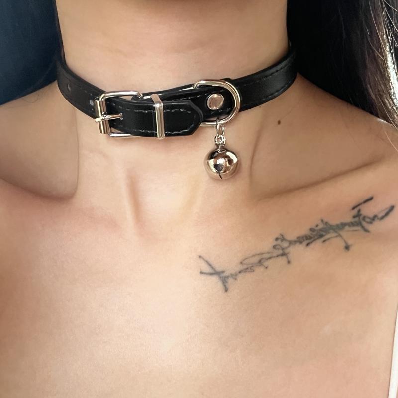 チョーカー レディース おしゃれ ブラック ベル フェイクレザー ショート ネックバンド 通勤 デイリー シンプル 小物 首輪風