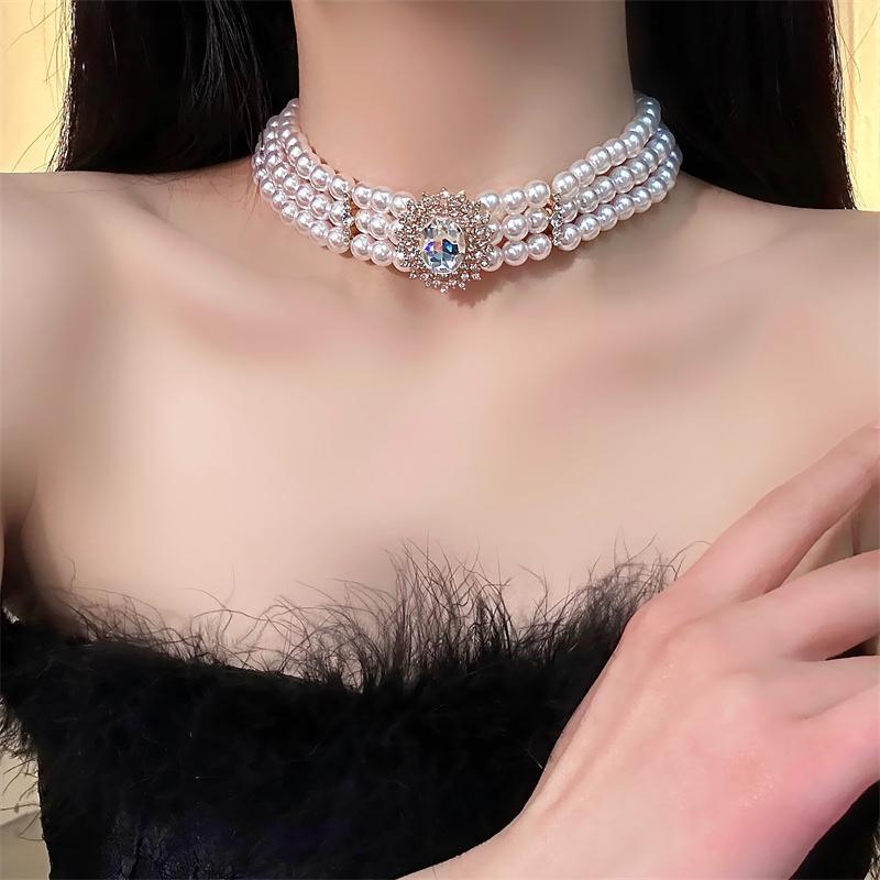 ネックレス レディース おしゃれ パール 多連 きらきら ストーン ゴージャス 短め チョーカー 太め アクセサリー 風 華やか シンプル