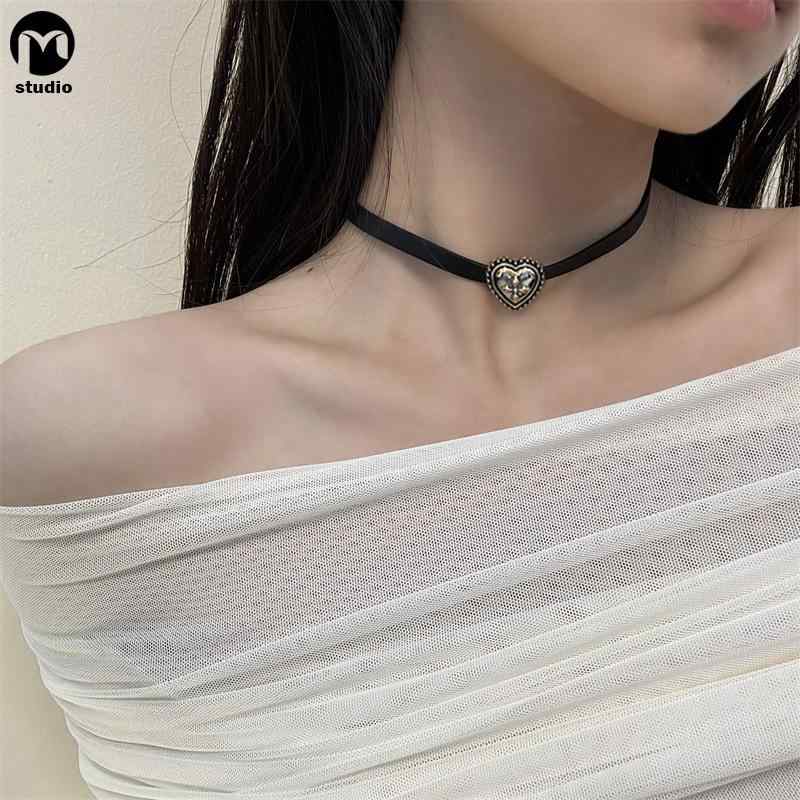 チョーカー 黒 アンティーク調 クロス ハート レザー 首輪風 暗黒系 パンク y2k ネックレス レディース おしゃれ