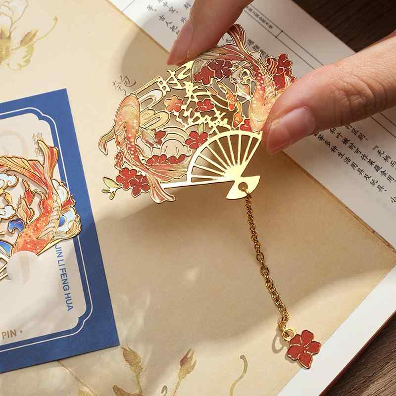 しおり 金属 おしゃれ 扇子 鯉 花 海 波 透け チェーン 鎖 ブックマーク レトロ チャイナ風 お土産 学生 先生 卒業 お祝い ギフト 文房具 おうち時間...