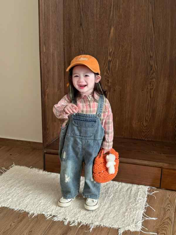 Overalls - サロペット 女の子 キッズ 子供 かわいい 長ズボン カジュアル 秋 韓国 おしゃれ デニム ロングパンツ 破れ加工 ダメージ ダメージ ストレート 服
