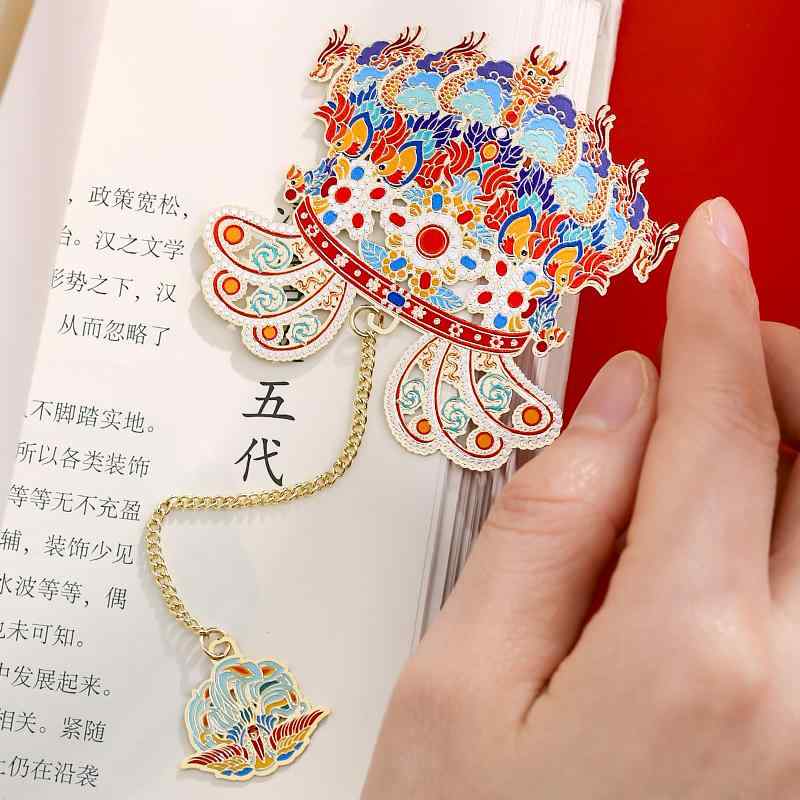 しおり ブックマーカー 金属 おしゃれ チェーン 鎖 揺れる 鳳凰 王冠 龍 ドラゴン レトロ チャイナ 風 ..