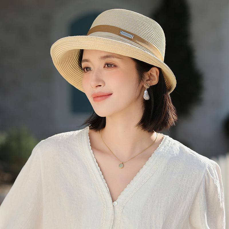 スタイル: カジュアル デザイン: 無地 帽子形状: 丸型トップ つば形状: つば広 素材: 麦わら編み つば形状: 巻き上げタイプ サイズ: 55cm.56cm.57cm.58cm.59cm カラー: ブラック.アイボリー.カーキ.グレー