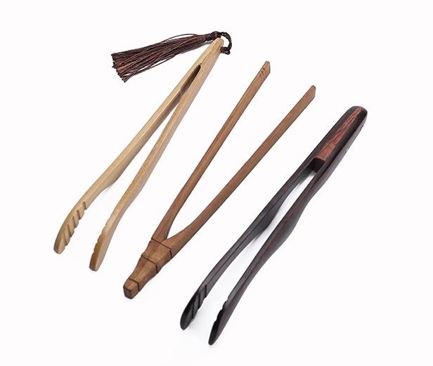 茶道具 茶鋏 中国 おしゃれ 木製 黒檀 竹製 小さめ クリップ 無垢材 ピンセット トング 滑り止め アクセサリー タッセル 紐 装飾 カップ 湯呑 洗浄 火傷予防 衛生的 おうち時間 木目 シンプル 茶色