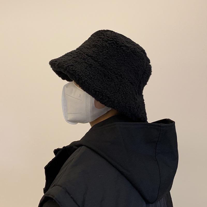 風格: カジュアル デザイン: シンプル 帽子の形状: バケットハット／フィッシャーマンハット 帽子のトップ形状: フラットトップ つばの形状: 大きめのつば 素材: アクリル 機能: 軽量暖かく快適 サイズ: フリーサイズ（54cm～60cm） カラー: ブラック 対象: メンズ 使用シーン: ショッピング 使用季節: 春.秋.冬