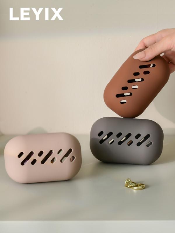 ポーチ シリコン製 携帯用 トラベル メイク道具 収納 化粧品 コスメ 口紅 リップ ファンデーション パフ メイクブラシ 香水 フレグランス 小物入れ