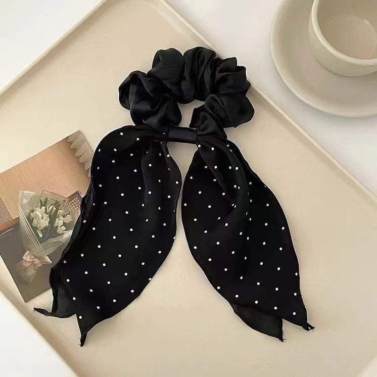 ヘアアクセサリー レディース 韓国 ルーズスタイル こなれ感 ドット柄 水玉 ロングリボン 蝶々結び シュシュ ヘアゴム 髪飾り ローポニーテール まとめ髪 普...
