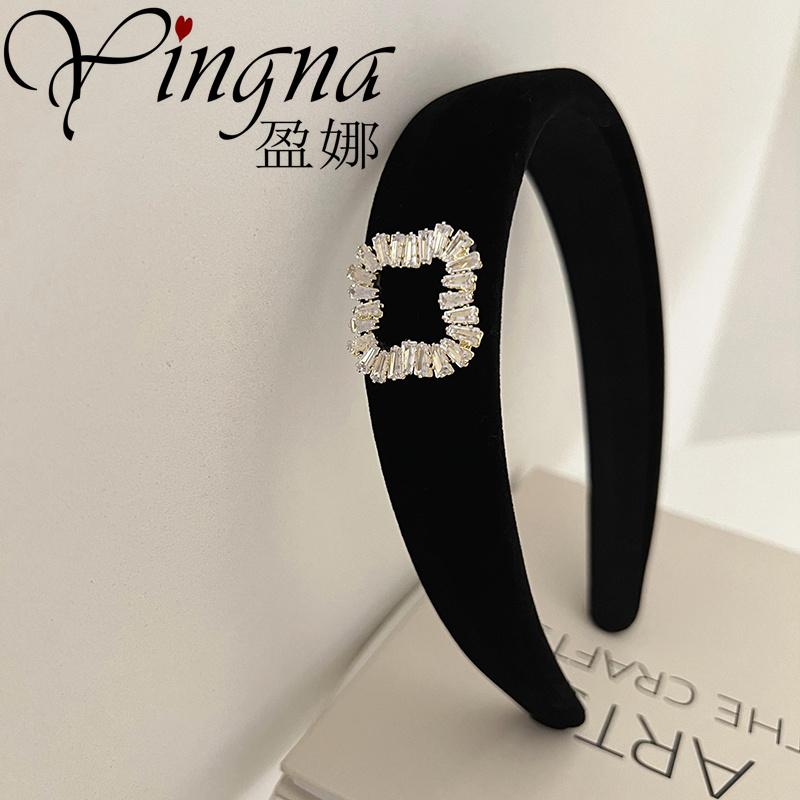 カチューシャ レディース 女性用 秋冬 高級感 スクエアバックル ジルコニア ベロア ベルベット ヘアバ..