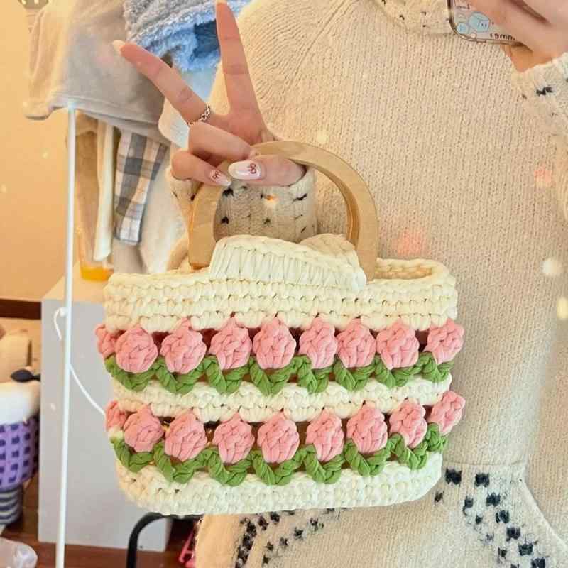 バッグ 女性用 彼女 向け チューリップ かぎ針編み 毛糸 手編み DIY 手作り 材料キット スイート フェミニン ガーリー 手提げ 斜め掛け 肩掛け 普段使い お出かけ プレゼント ギフト 春夏