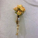 ブローチ レディース 赤いバラの花束 蝶 タッセル ピン フラワーモチーフ コサージュ風 アクセサリー 華やか 上品 エレガント 結婚式 パーティー 卒業式 入学式 フォーマル カジュアル 小物