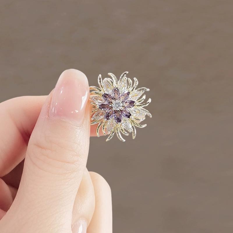 ブローチ レディース 高級感 花 フラワー ミニ ピンブローチ 胸元カバー 露出防止 襟元 シャツ ワンピ..