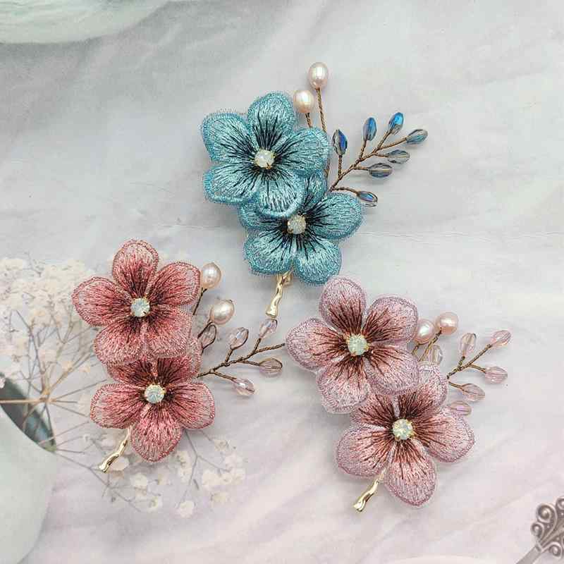 ブローチ レディース 刺繍 フラワー ハンドメイド ビーズ 高級感 上品 エレガント 真鍮製 スーツ ジャ..