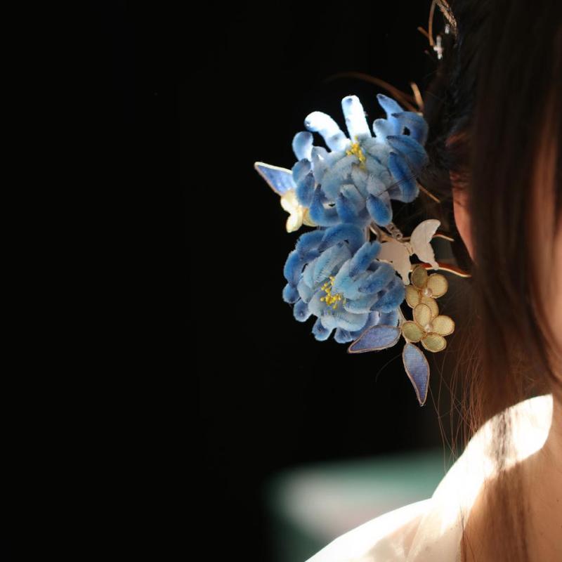 Comb - 髪飾り 中華風 模造絨花 菊 かんざし ヘアコーム 清朝 宮廷風 旗頭モチーフ シンプル モダン 合金製 普段使い イベント 和装 華やか エレガント 上品 レトロ