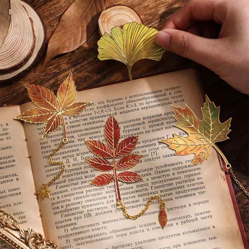 しおり おしゃれ 金属 葉脈モチーフ 透かし彫り クラシック 中国風 レトロ アンティーク調 銀杏 文房具 読書 雑貨 チェーン タッセル 紅葉 蓮
