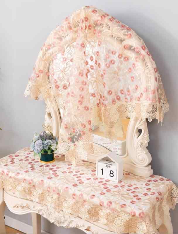 ドレッサー ミラー カバー レース 北欧 布製 防塵 目隠し 化粧台 鏡 クロス エレガント 上品 かわいい 刺繍 花柄 蝶 透け感 インテリア 装飾 ホワイト ピンク ベージュ